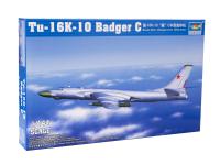 03908 Trumpeter Советский тяжелый многоцелевой самолёт Ту-16k-10 Badger C (1:144)