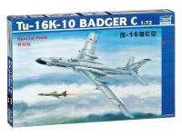 01613 Trumpeter Советский ракетоносец Tу-16J-10 BADGER C (1:72)