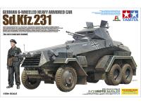 37024 Tamiya Немецкий тяжелый бронеавтомобиль Sd.kfz 231 с фигурой офицера (1:35)