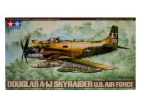 61073 Tamiya Американский штурмовик Douglas A-1J Skyraider U.S. Air Force (1:48)