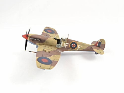 0001 Italeri Британский истребитель Spitfire MK.VB (1:72)
