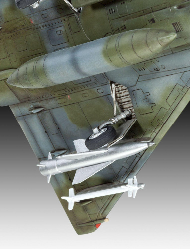 04893 Revell Французский многоцелевой истребитель Dassault MIRAGE 2000D (1:72)