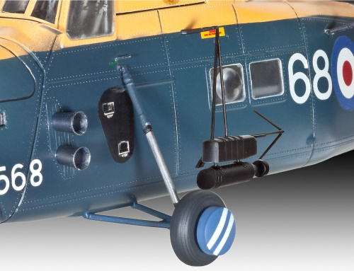 64898 Revell Подарочный набор с моделью вертлолета Westland Wessex HAS Mk.3 (1:48)