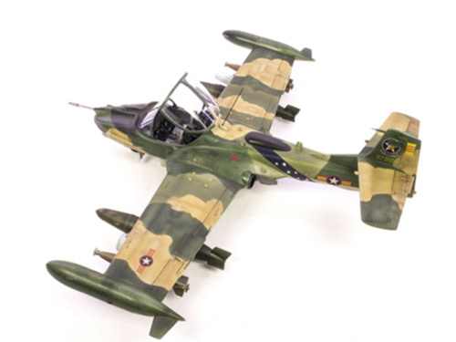 02889 Trumpeter Самолет Американский лёгкий штурмовик A-37B Dragonfly (1:48)