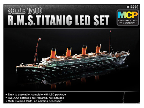 14220 Academy Круизный лайнер R.M.S. Titanic с комплектом подсветки (1:700)