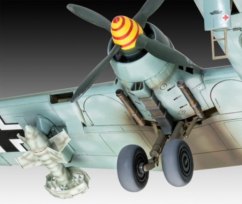 03913 Revell Немецкий тяжелый бомбардировщик Heinkel He177 A-5 Griff (1:72)
