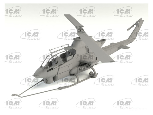 32062 ICM Ударный вертолет AH-1G Cobra с вертолетчиками (война во Вьетнаме) (1:32)
