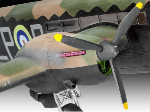 04903 Revell британский двухмоторный бомбардировщик Vickers Wellington Mk.II (1:72)