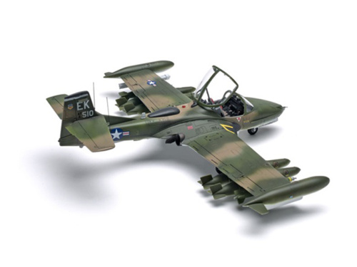 02889 Trumpeter Самолет Американский лёгкий штурмовик A-37B Dragonfly (1:48)