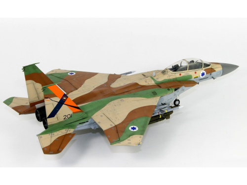L7202 G.W.H. Израильский истребитель F-15I IAF Ra'am (1:72)