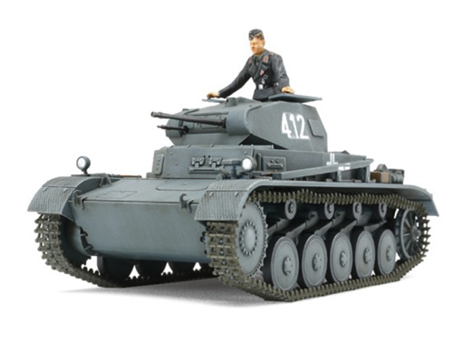32570 Tamiya Немецкий легкий танк Panzerkampfwagen II Ausf.A/B/C (Sd.Kfz.121) с одной фигурой (1:48)