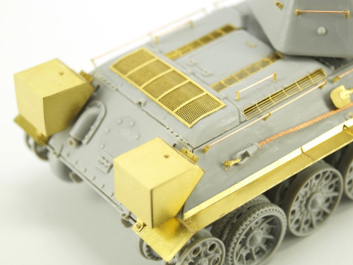 048253 Фототравление Микродизайн Баки танка 34-76 старого и нового типа (Hobby Boss, Tamiya) (1:48)