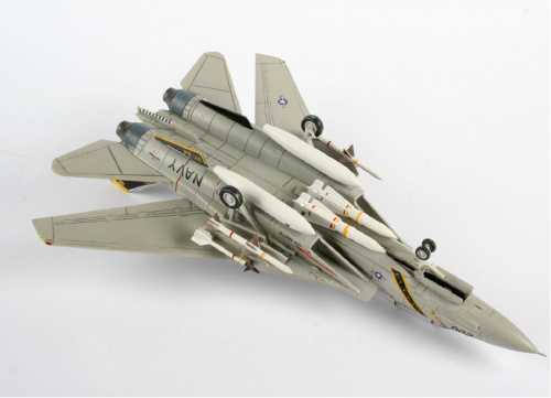 64021 Revell Подарочный набор с американским истребителем-перехватчиком F-14A "Tomcat" (1:144)