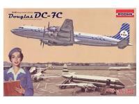 Rod302 Roden Американский самолёт Douglas DC-7C Королевские Датские Авиалинии (1:144)