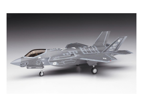 01572 Hasegawa Многоцелевой истребитель F-35A Lightning II (1:72)