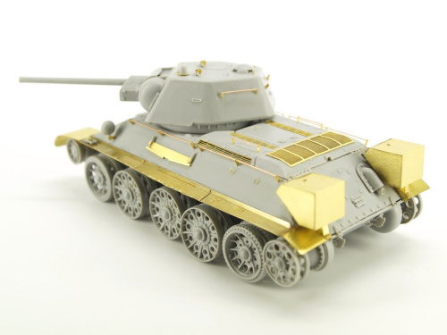048253 Фототравление Микродизайн Баки танка 34-76 старого и нового типа (Hobby Boss, Tamiya) (1:48)