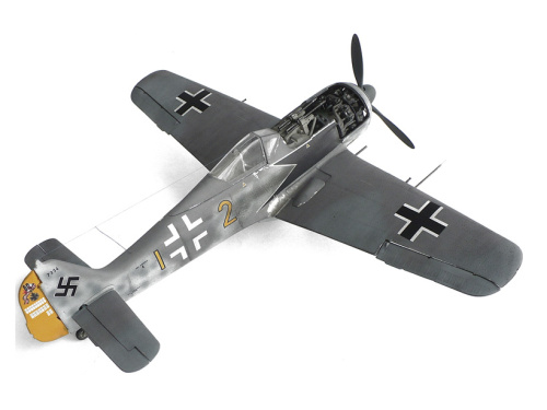 A50136 Airfix Фокке Вульф Fw190A-8 и Hawker Typhoon Ib Dogfight 1:72