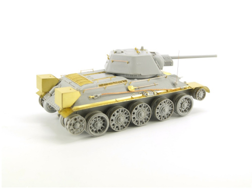 048253 Фототравление Микродизайн Баки танка 34-76 старого и нового типа (Hobby Boss, Tamiya) (1:48)