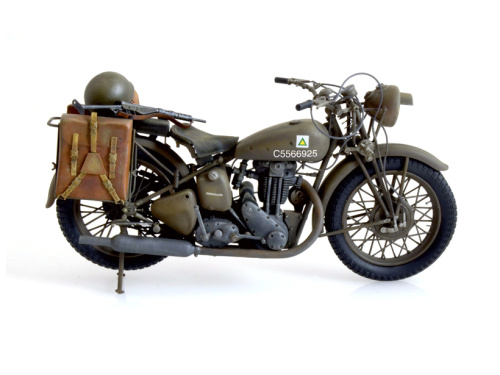 7402 Italeri Британский военный мотоцикл Triumph 3HW (1:9)