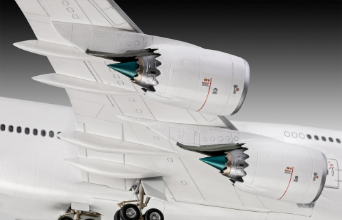 03891 Revell Боинг 747-8 Lufthansa New Livery (1:144)