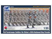 CB35063 Bronco Десантники народно-освободительной армии Китая на параде (1:35)