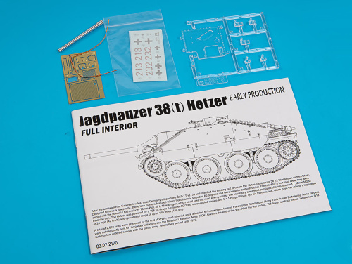 2170 Takom Немецкая САУ Jagdpanzer 38(t) Hetzer раннего производства, с полным интерьером (1:35)