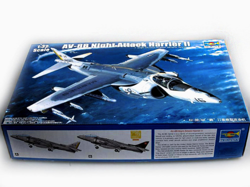 02285 Trumpeter Самолет Douglas AV-8B Night Attack Harrier II (1:32)