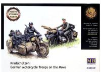 3548 Master Box Немецкие мотоциклисты на марше (1:35)