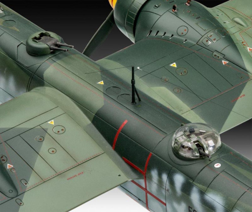 03913 Revell Немецкий тяжелый бомбардировщик Heinkel He177 A-5 Griff (1:72)