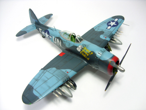63984 Revell Подарочный набор. Американский истребитель-бомбардировщик P-47 M Thunderbolt (1:72)
